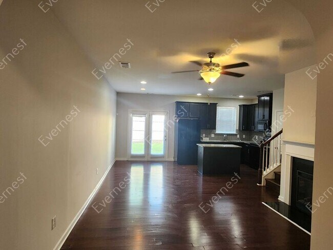 Building Photo - 5005 Longview Walk