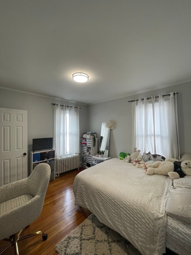 Foto del edificio - 451 New Park Ave