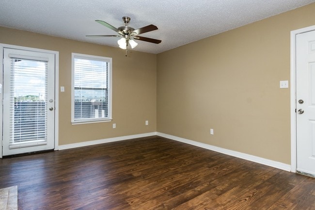 Building Photo - North Pointe Apartments