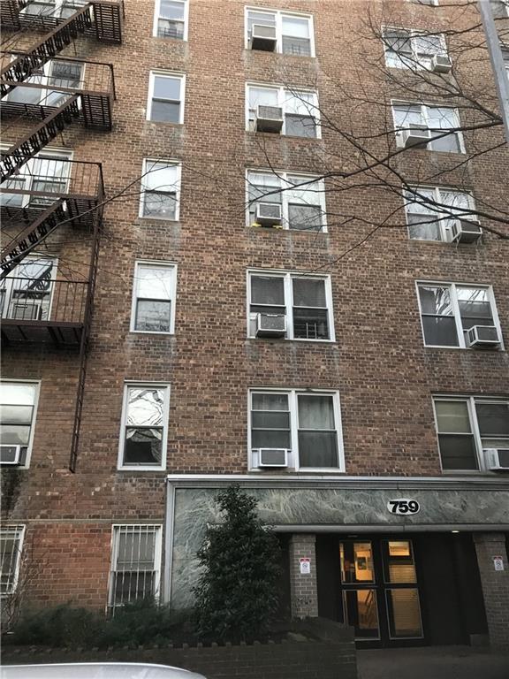 Primary Photo - 759 E 10th St