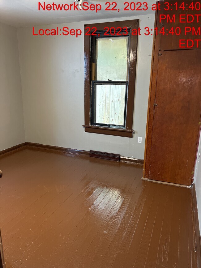 Building Photo - 642 Monroe St