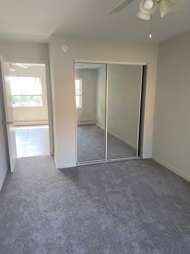 Foto del edificio - 8544 Niles Center Rd