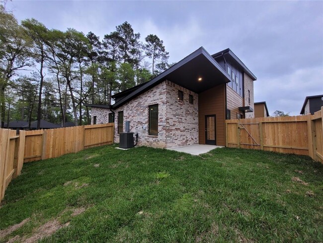 Building Photo - 2525 Appian Way