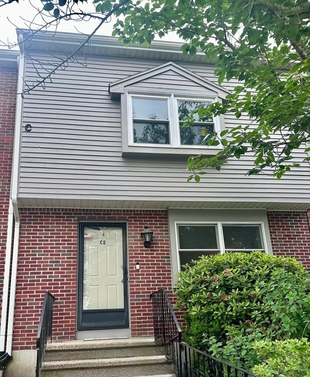 Primary Photo - 560 Bedford St