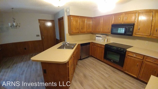 Building Photo - 3 br, 2 bath House - 2035 Teton Pl #A