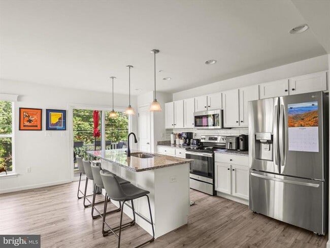 Building Photo - 4341 Forbes Dr