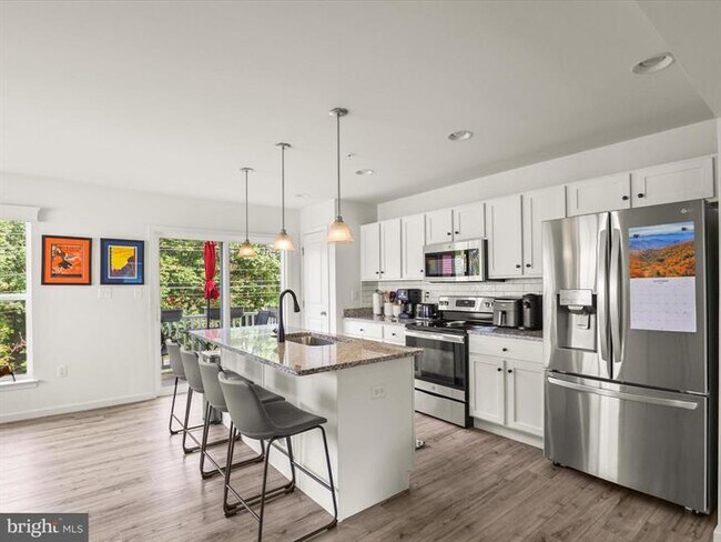 Foto del edificio - 4341 Forbes Dr