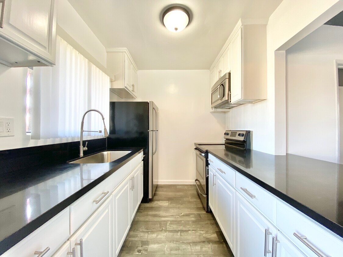 Foto principal - 1821 Crenshaw Blvd