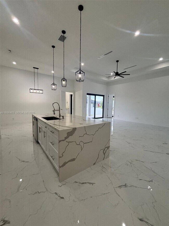 Foto del edificio - 4304 NW 27th Ln