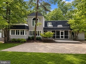 Building Photo - 150 W Centennial Dr