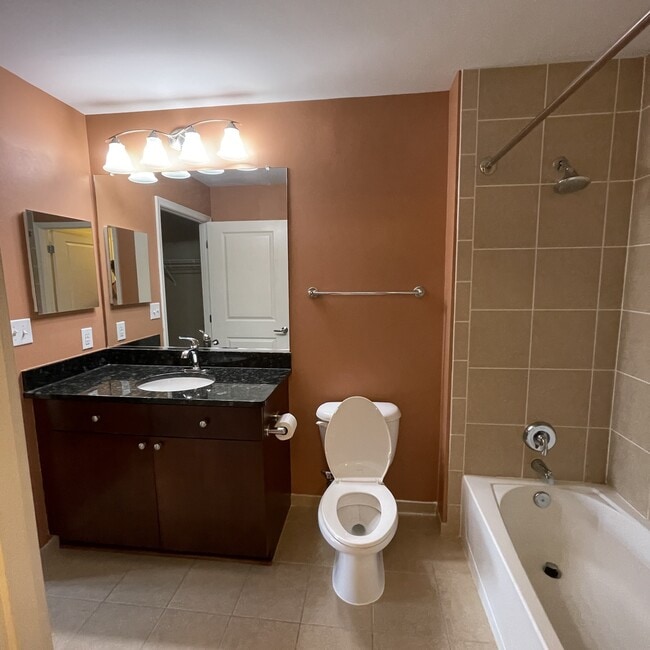 Building Photo - 155 Potomac Passage