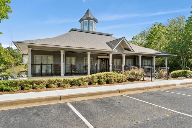 Building Photo - Steeple Crest Apartment Homes