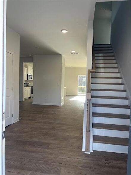 Foto del edificio - 240 Summerwood Ln