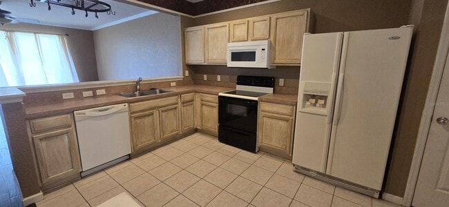 Building Photo - 4205 SW 55th Cir