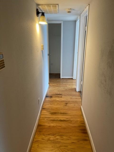 Building Photo - 2820 S Bartell Dr