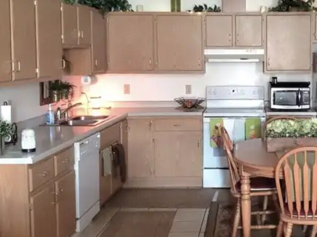 Foto del edificio - Crystal Creek Apartments