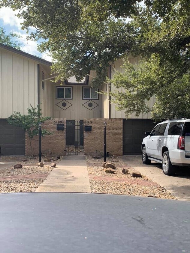 5109 Donnelly Ave, Fort Worth, TX 76107 Townhome Rentals in Fort Worth TX