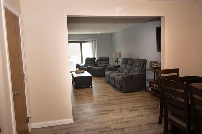 Building Photo - 3 Fairfax Ave