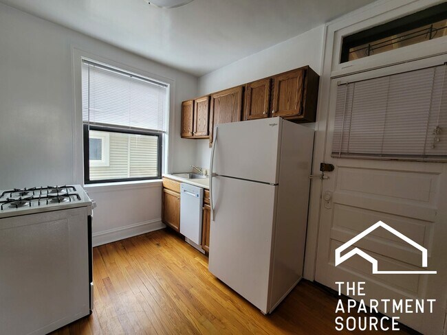 Foto del edificio - 1911 W Larchmont Ave