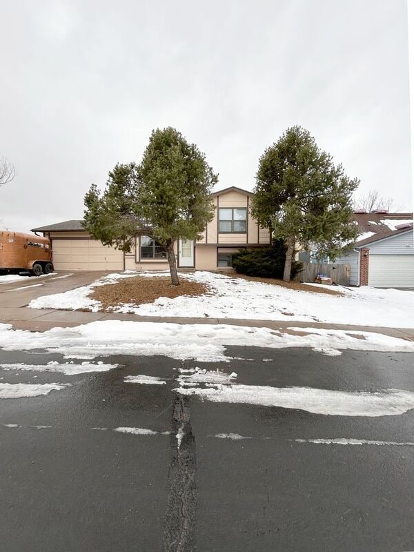 Primary Photo - 3645 Queensland Pl