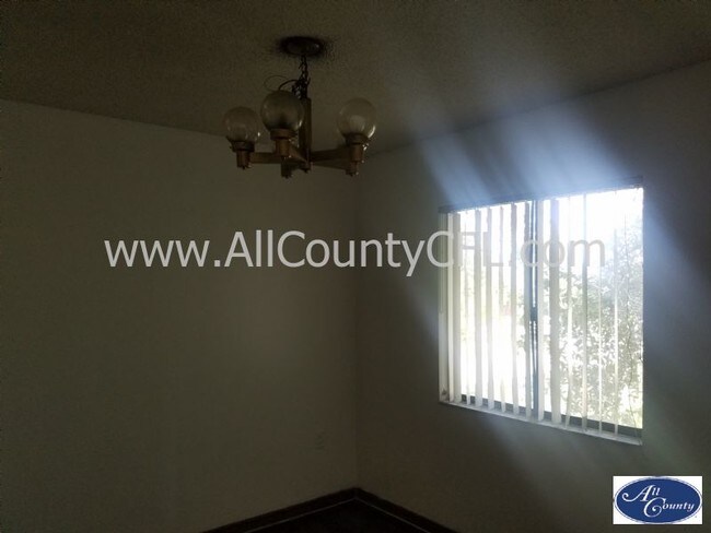 Building Photo - 5656 S Rio Grande Ave