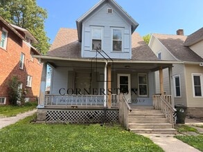 Building Photo - 913 5th Ave N