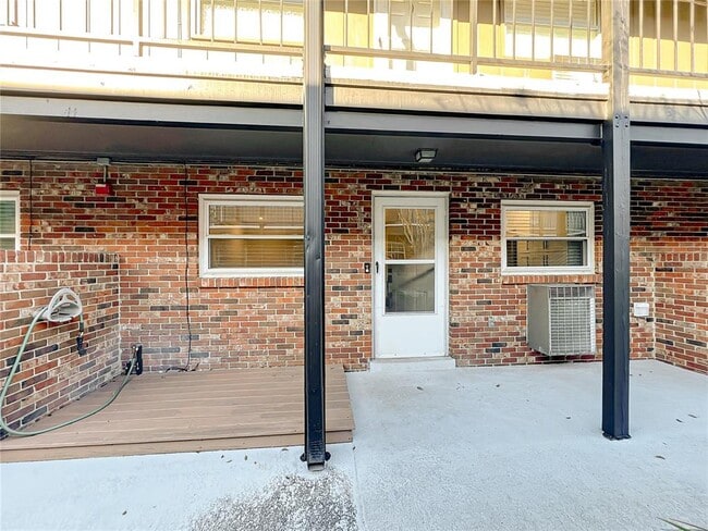 Building Photo - 851 Miles Ave