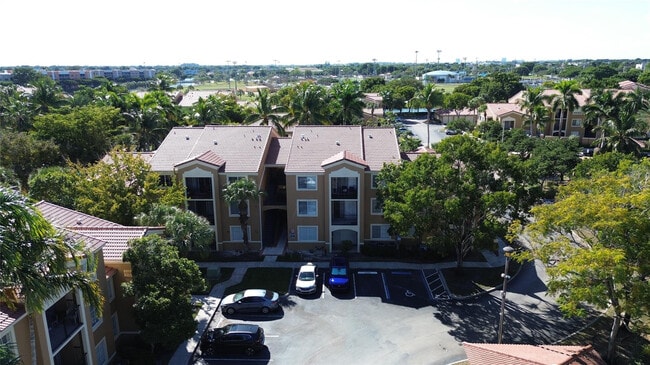 Building Photo - 8000 Nob Hl Rd