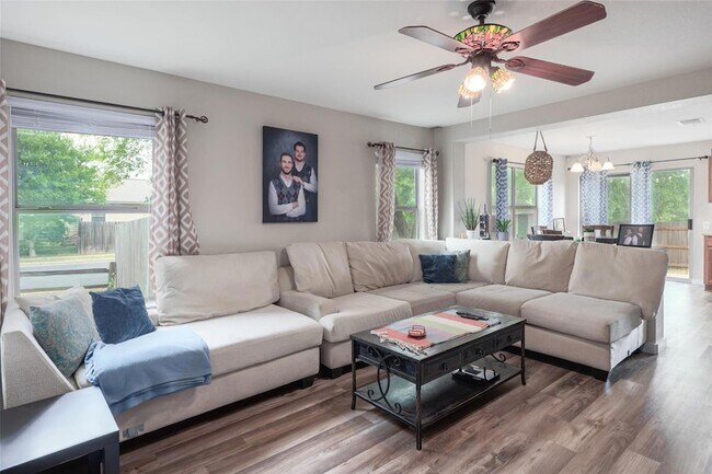 Foto del edificio - 5307 Viewpoint Dr