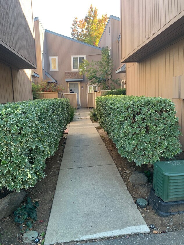 Foto principal - 3901 Clayton Rd