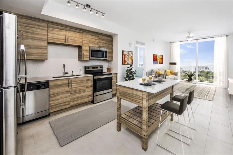 Foto principal - 613 NW 3rd Ave