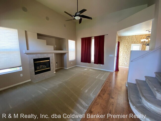 Foto del edificio - 2 br, 2.5 bath House - 10533 Allthorn Ave.