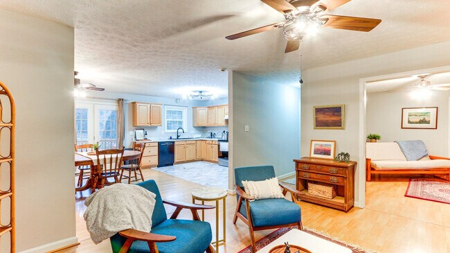 Foto del edificio - 443 Arrowhead Rd