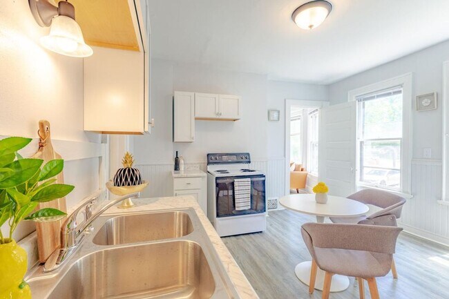 Foto del edificio - 2917-2919 N Booth St. (Duplex)