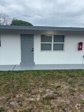 Building Photo - 2590 Hayden Dr