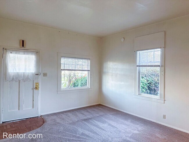 Building Photo - 2 br, 1 bath House - 724 Henderson Street
