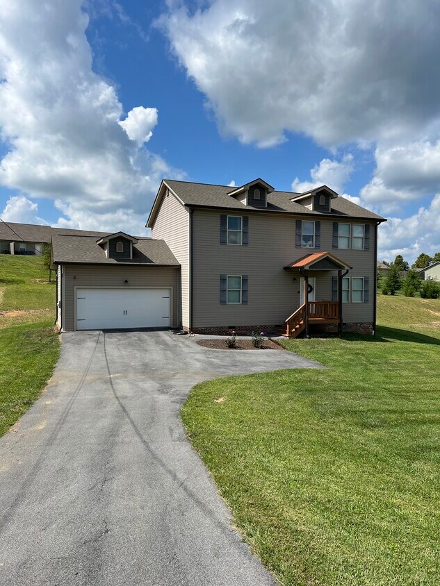Primary Photo - 175 Bob Fitz Rd