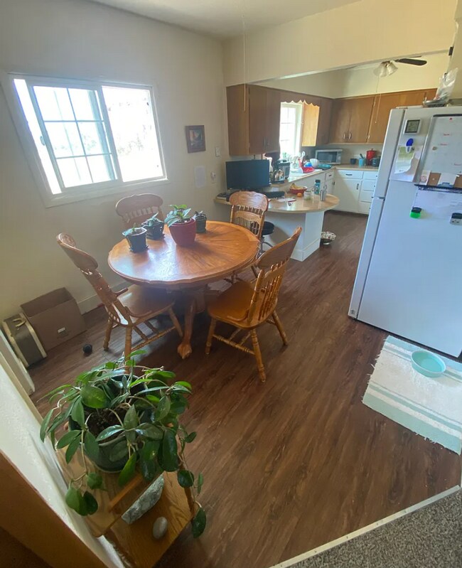 Foto del edificio - Historic Farmhouse in Crooked River Ranch Available!