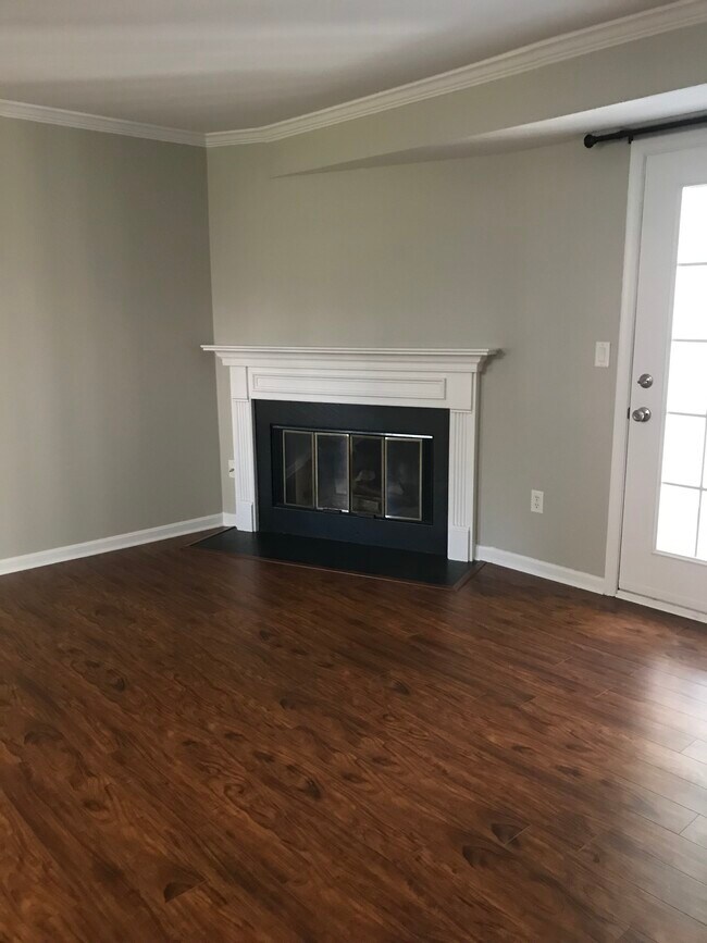 Building Photo - 1336 Cambridge Ct