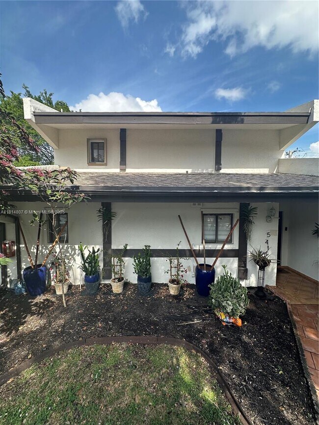 Foto del edificio - 541 NE 199th Ln