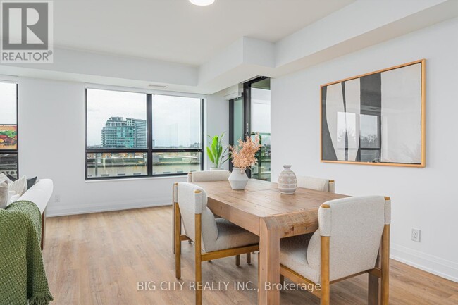 Building Photo - 36-336 Brentcliffe Rd
