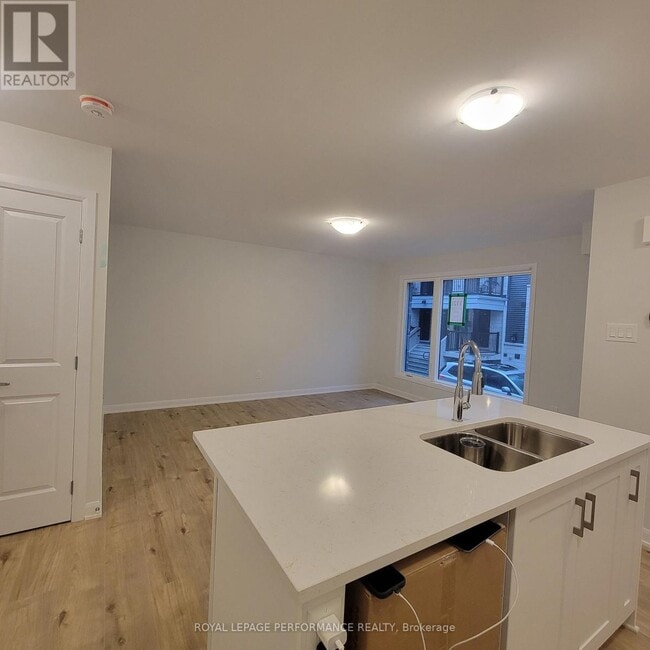 Building Photo - 807 Arcadian Private