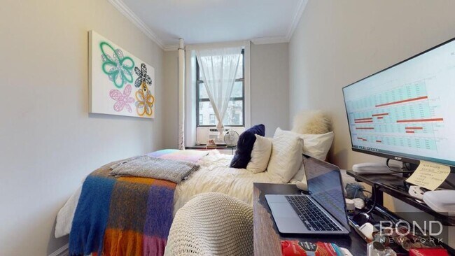 Foto del edificio - 424 E 9th St