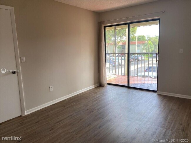 Building Photo - 9710 Hammocks Blvd