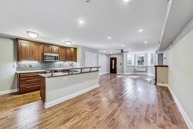 Building Photo - 1429 Clifton St NW