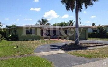 Building Photo - 5640 NW 13th Ct