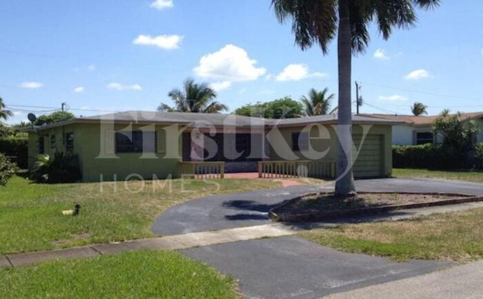 Foto principal - 5640 NW 13th Ct
