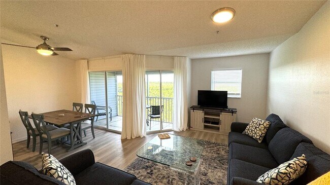 Foto del edificio - 3607 E Bay Dr