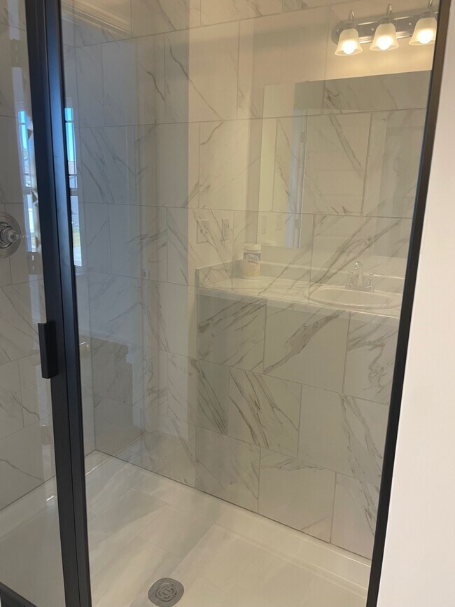 Foto del edificio - 1325 Delacorte Cir