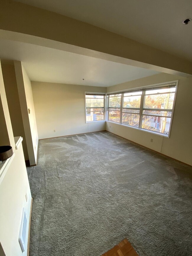 Building Photo - 3429 Burke Ave N #35 - 1 bedroom